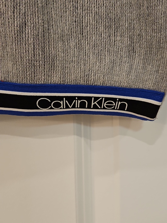 NWT Calvin Klein Gray Infinity Scarf with Blue Accent - Picture 11 of 12